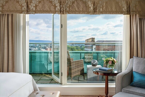 Rum - 1 kingsize-säng - balkong (No View) | Egyptiska bomullslakan, sängtillbehör av högsta kvalitet och duntäcken