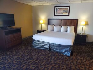 Suite, 1 King Bed, Non Smoking | In-room safe, desk, blackout curtains, soundproofing - Rodeway Inn McPherson East (McPherson)