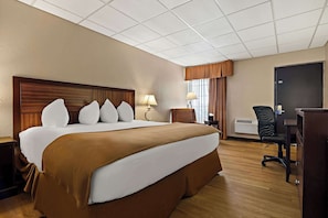 Standard Room, 1 King Bed, Non Smoking | In-room safe, desk, blackout curtains, soundproofing