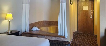 Rodeway Inn McPherson East