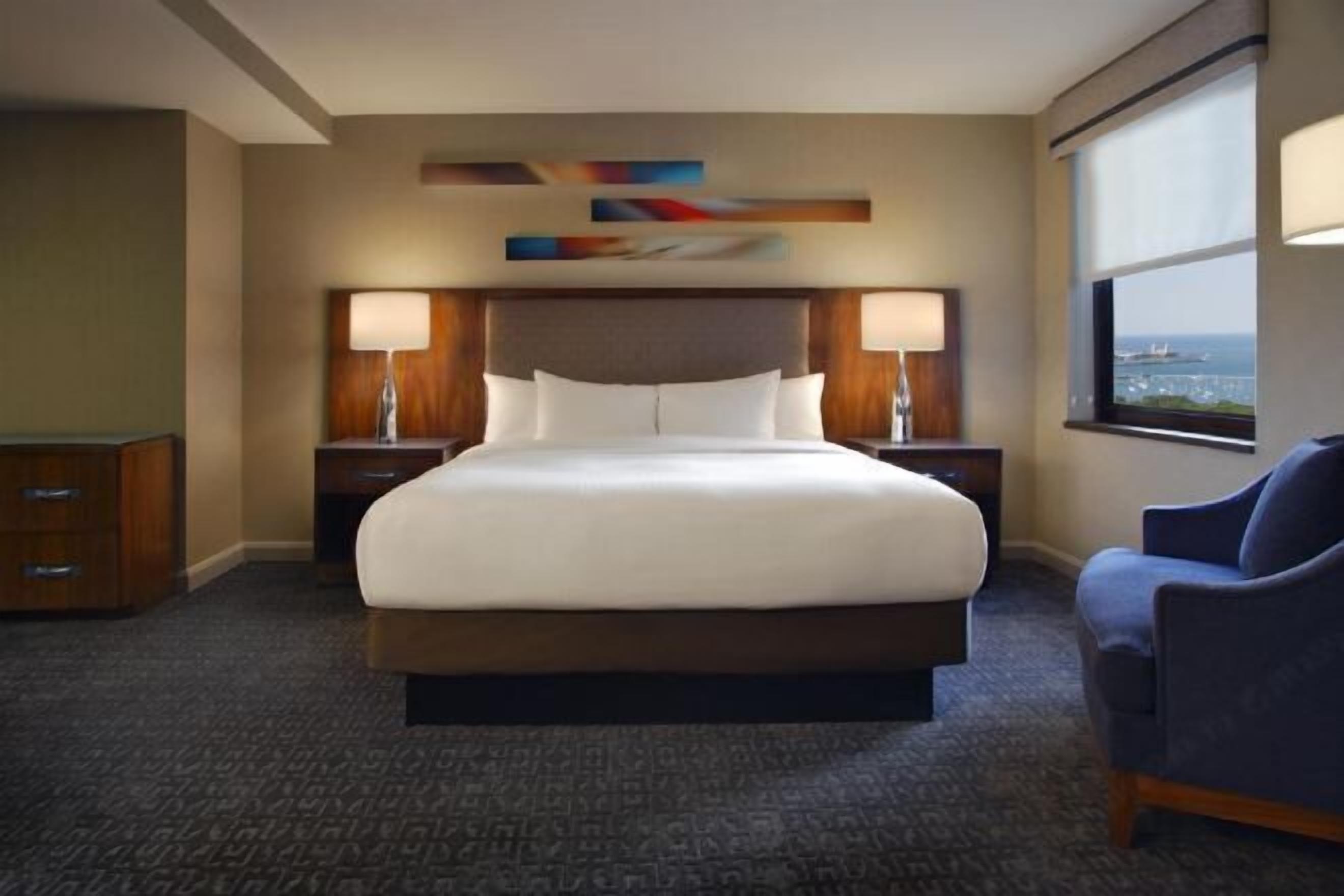 Hochwertige Bettwaren, Pillowtop-Betten, Zimmersafe