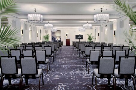 Hilton Chicago - Image 110