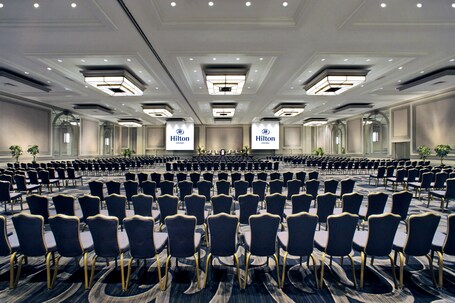 Hilton Chicago - Image 46