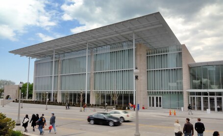 Hilton Chicago - Image 22