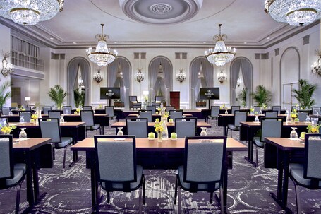 Hilton Chicago - Image 76