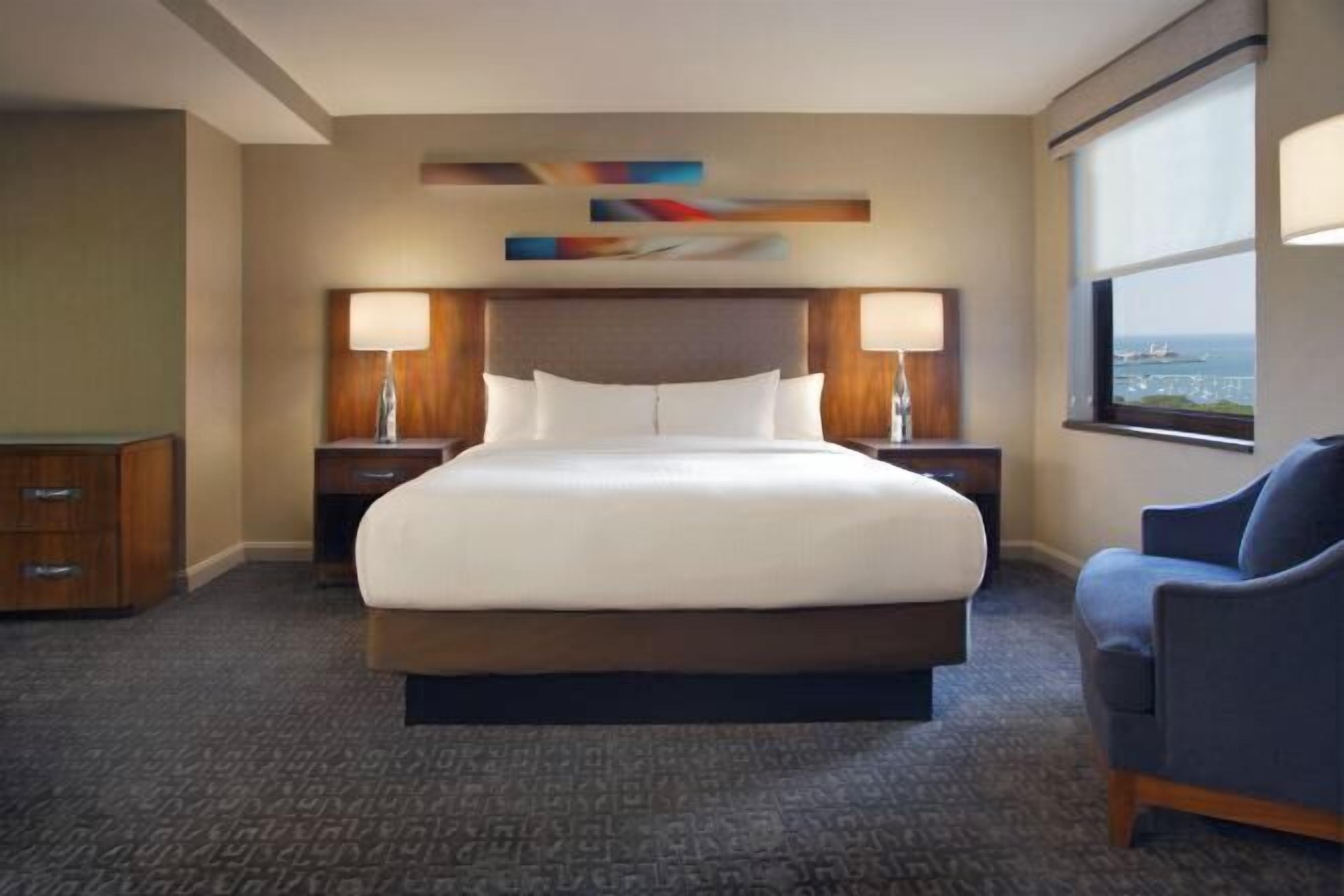 Hochwertige Bettwaren, Pillowtop-Betten, Zimmersafe