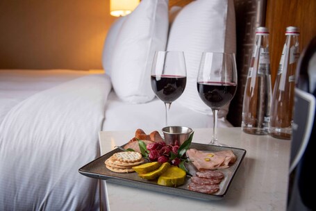 Hilton Chicago - Image 105