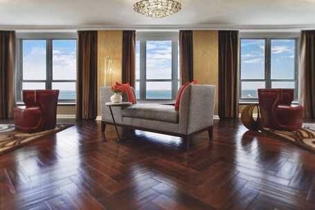 Hilton Chicago - Image 53