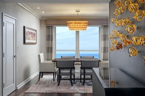 Suite, Multiple Beds - Hilton Chicago (Chicago)