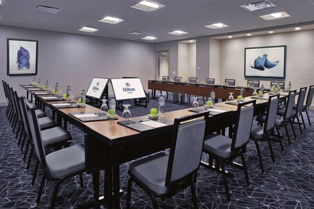 Hilton Chicago - Image 44