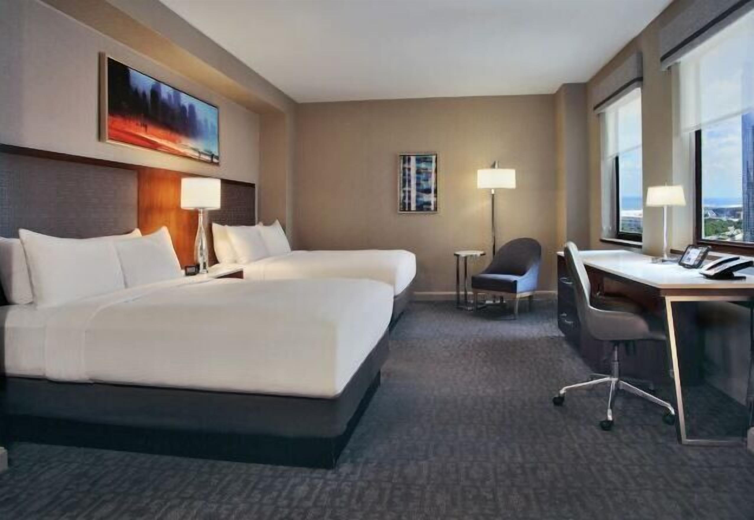 Hochwertige Bettwaren, Pillowtop-Betten, Zimmersafe