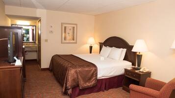 Desk, iron/ironing board, WiFi, bed sheets