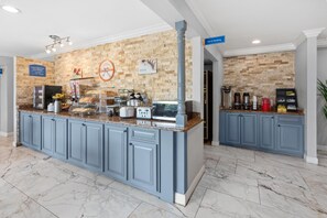 Petit déjeuner à emporter compris tous les jours