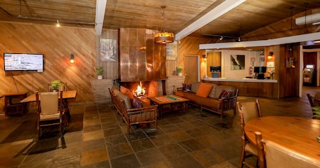 Reception. Big Sur Lodge