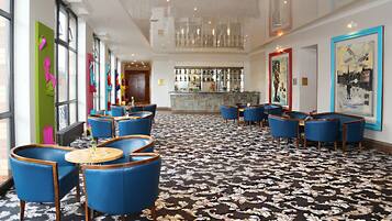 Breakfast, lunch and dinner served