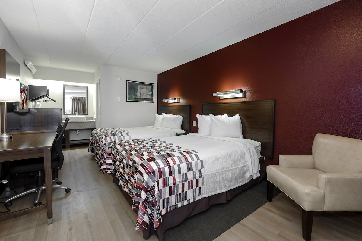 Deluxe Room, 2 Double Beds (Smoke Free)