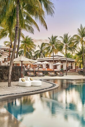 2 outdoor pools, pool umbrellas, sun loungers