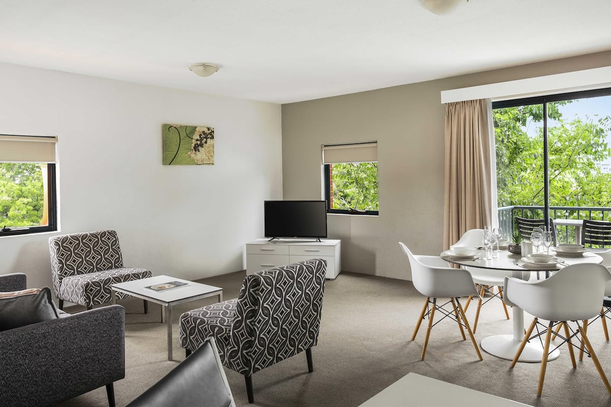 Minibar, in-room safe, iron/ironing board, cots/infant beds