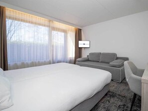 Triple Room | In-room safe, desk, iron/ironing board, rollaway beds - Fletcher Hotel-Restaurant Heiloo (Heiloo)