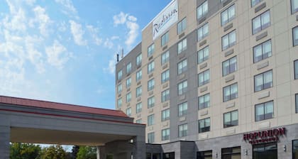 Radisson Hotel Detroit Metro Airport
