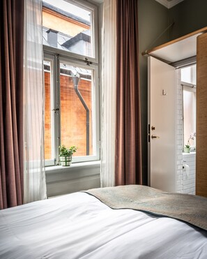 Small Double Room (11m2) | 街景