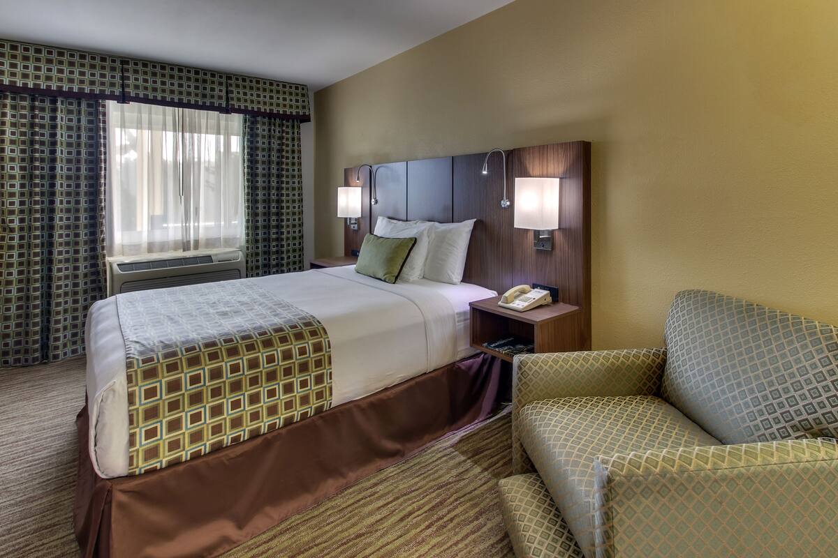 Premium bedding, pillow-top beds, in-room safe, desk