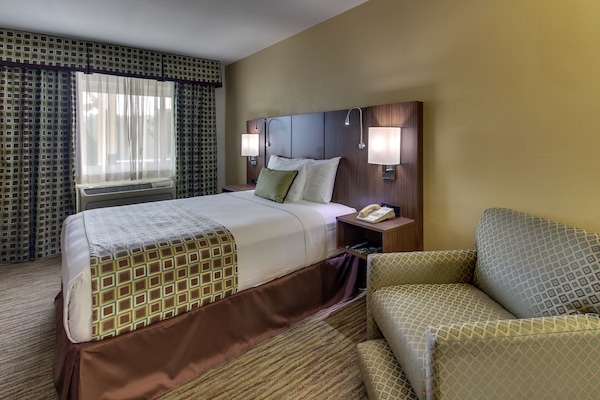 Premium bedding, pillowtop beds, in-room safe, desk