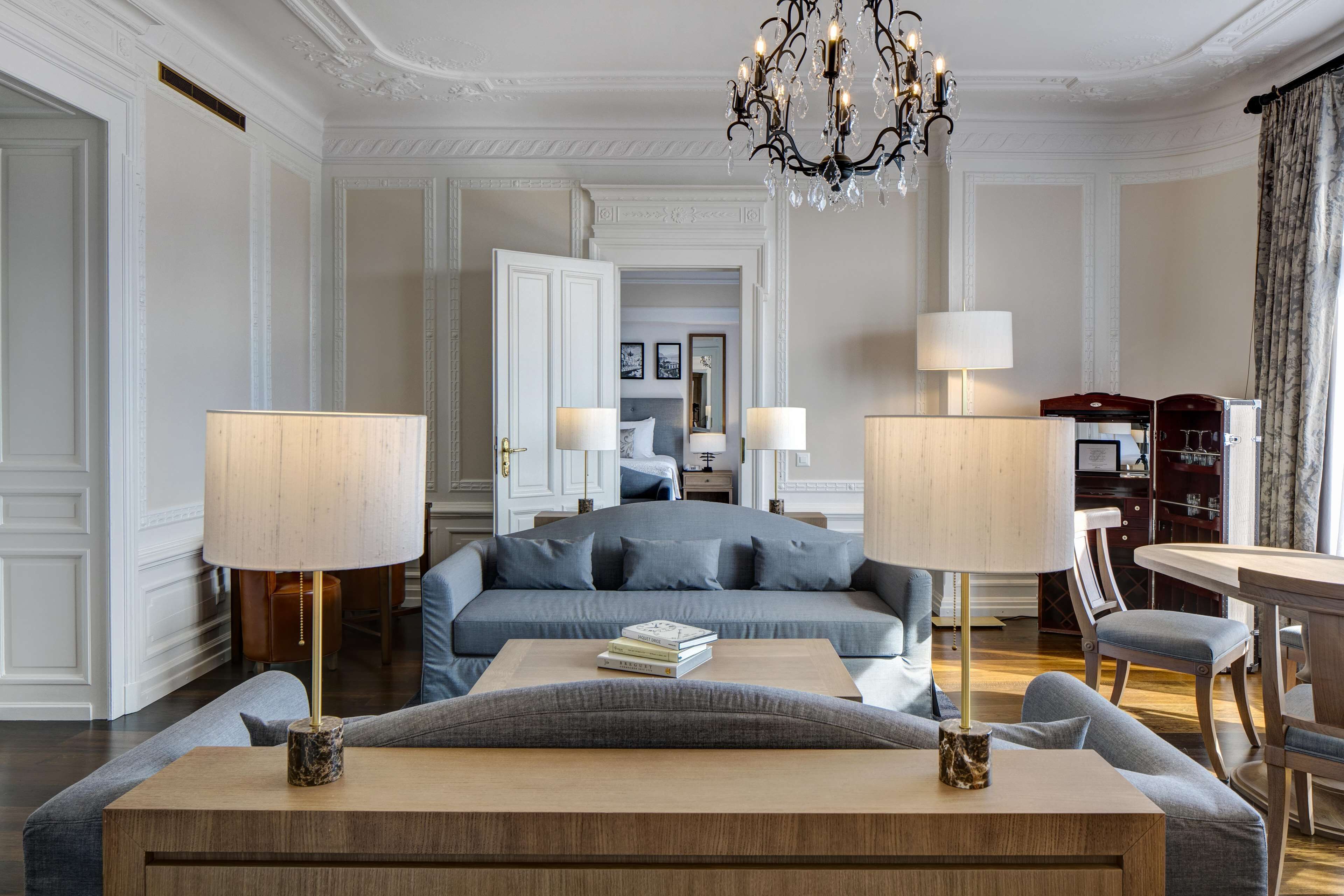 Suite, 1 Double Bed, Lake View (Bellevue) | Premium bedding, minibar, in-room safe, desk