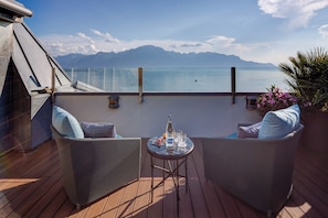 Penthouse Suite, 1 King Bed, Private Rooftop Terrace, Lake View | View from room