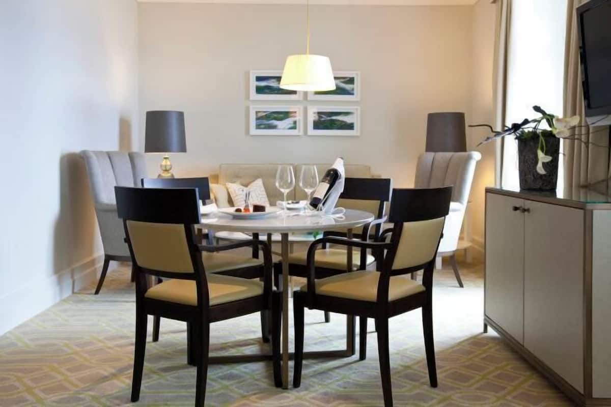 Restaurantes | 5 restaurantes, se sirven desayunos, comidas y cocina mediterránea