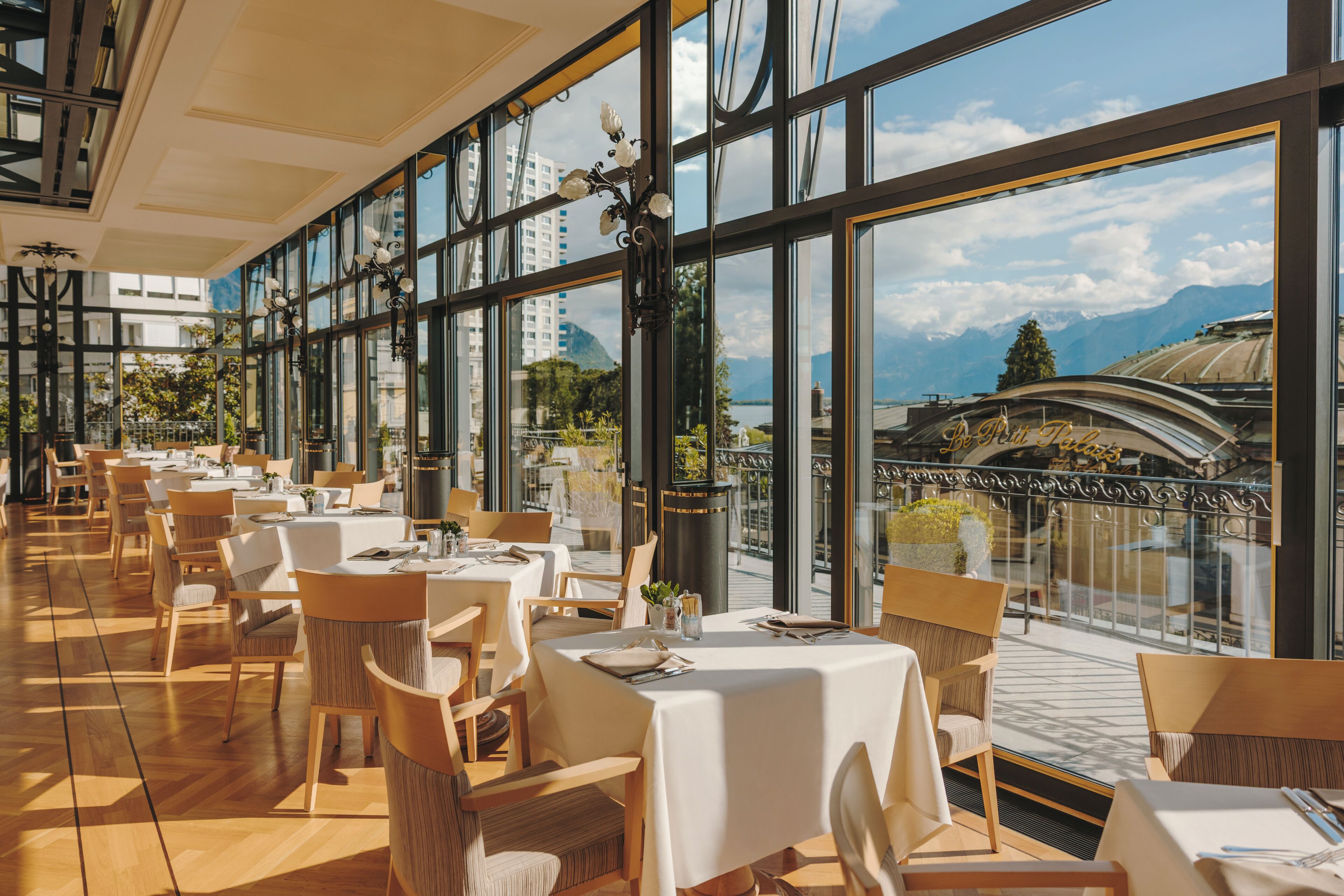 Frokostbuffé hver dag (CHF 45 per person)