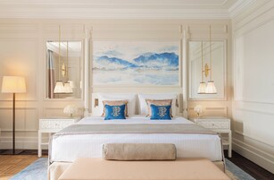 Ropa de cama de alta calidad y minibar 