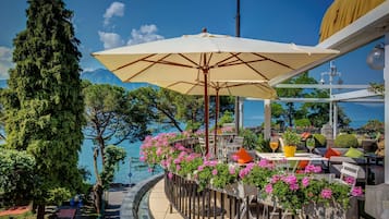 5 restaurants, spécialités Cuisine méditerranéenne