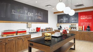 Breakfast area - Hampton Inn Knoxville-West At Cedar Bluff (Knoxville)
