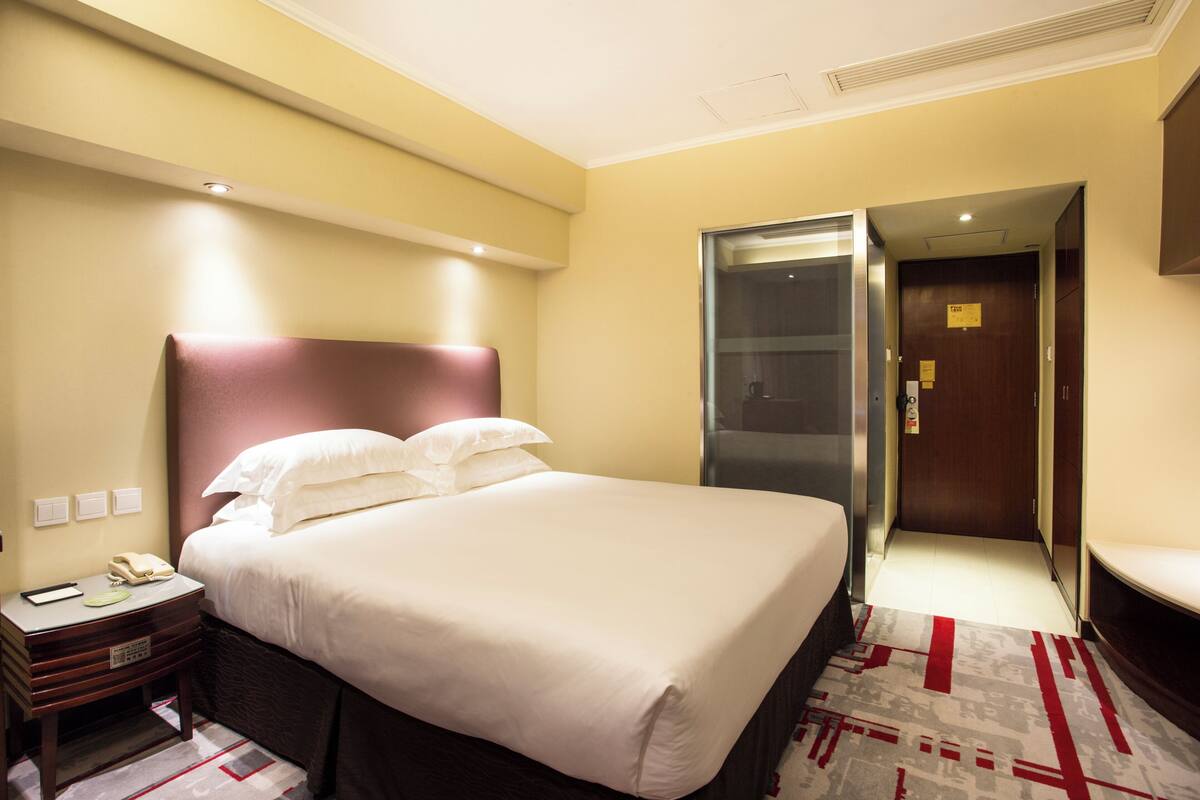 In-room safe, desk, blackout curtains, free WiFi