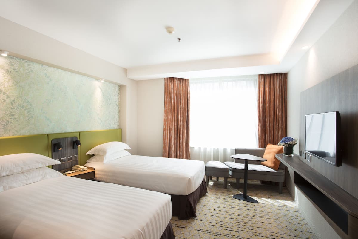 Premier Earth with Twin Beds | In-room safe, desk, blackout curtains, free WiFi