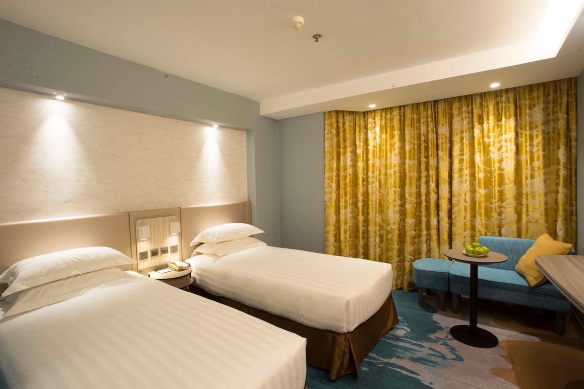 Premier Ocean with Twin Beds
