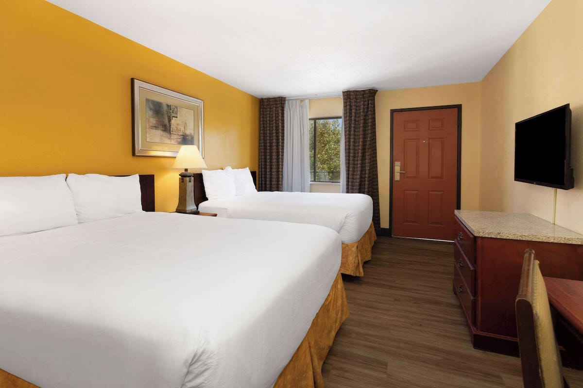 Deluxe Room, 2 Queen Beds, Non Smoking | Desk, laptop workspace, free cots/infant beds, rollaway beds