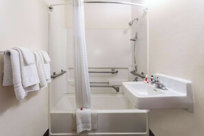 Rolstoeltoegankelijke badkamer