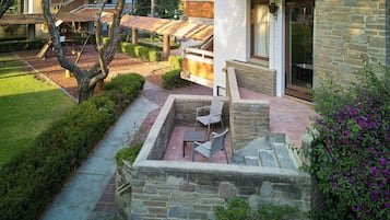 Suite ejecutiva, 1 cama King size, balcón | 1 habitación, edredón, caja de seguridad en la habitación y escritorio