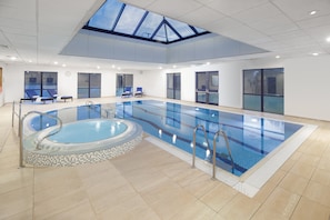 Piscine intérieure