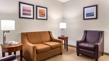 Desk, laptop workspace, iron/ironing board, free WiFi