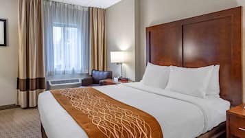 Desk, laptop workspace, iron/ironing board, free WiFi