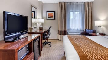 Desk, laptop workspace, iron/ironing board, free WiFi