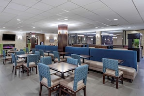 Free daily on-the-go breakfast - Comfort Inn Syosset - Long Island (Syosset)
