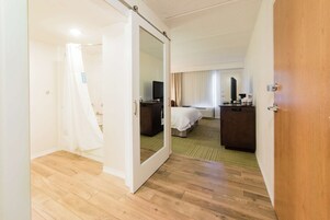 Ferros/tábuas de passar roupa, Wi-Fi de cortesia, roupa de cama