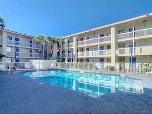 Outdoor pool, pool loungers