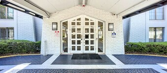  SoHo Inn & Suites Jacksonville North