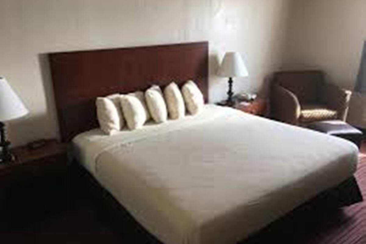 desk, laptop workspace, iron/ironing board, free wifi