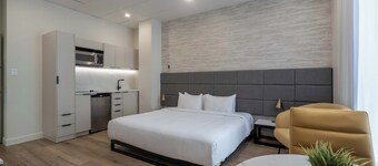 Travelodge Hotel by Wyndham Montreal Centre
